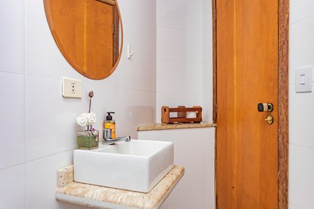 Casa para alugar com 320m², 3 quartos e 3 vagas Casa para alugar com 320m², 3 quartos e 3 vagasBanheiro da Piscina