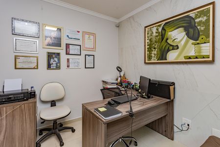 Casa para alugar com 320m², 3 quartos e 3 vagas Casa para alugar com 320m², 3 quartos e 3 vagasEscritório