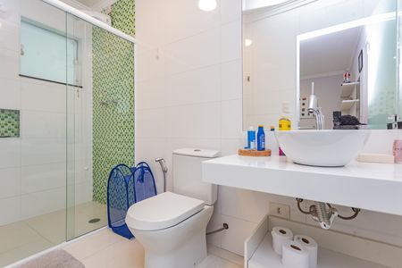 Casa para alugar com 320m², 3 quartos e 3 vagas Casa para alugar com 320m², 3 quartos e 3 vagasBanheiro da Suíte 2