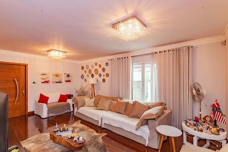 Casa para alugar com 320m², 3 quartos e 3 vagas Casa para alugar com 320m², 3 quartos e 3 vagasSala