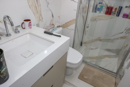 Apartamento à venda com 136m², 3 quartos e 3 vagas Apartamento à venda com 136m², 3 quartos e 3 vagasBanheiro da Suíte 2