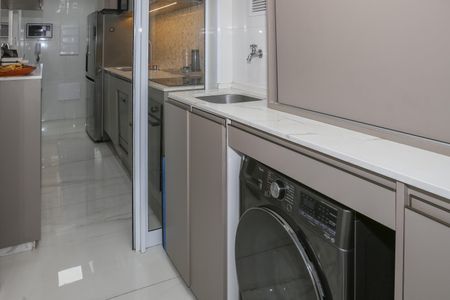 Apartamento à venda com 136m², 3 quartos e 3 vagas Apartamento à venda com 136m², 3 quartos e 3 vagasCozinha e Área de Serviço