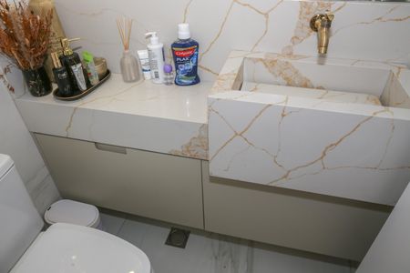 Apartamento à venda com 136m², 3 quartos e 3 vagas Apartamento à venda com 136m², 3 quartos e 3 vagasLavabo