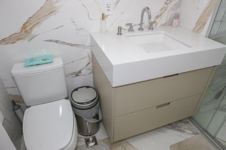 Apartamento à venda com 136m², 3 quartos e 3 vagas Apartamento à venda com 136m², 3 quartos e 3 vagasBanheiro da Suíte 3