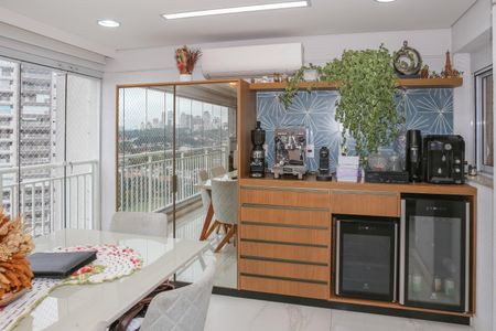 Apartamento à venda com 136m², 3 quartos e 3 vagas Apartamento à venda com 136m², 3 quartos e 3 vagasSala e Varanda Gourmet