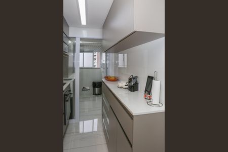 Apartamento à venda com 136m², 3 quartos e 3 vagas Apartamento à venda com 136m², 3 quartos e 3 vagasCozinha e Área de Serviço