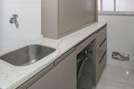 Apartamento à venda com 136m², 3 quartos e 3 vagas Apartamento à venda com 136m², 3 quartos e 3 vagasCozinha e Área de Serviço