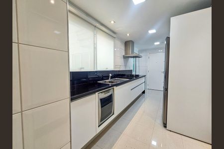 Apartamento para alugar com 167m², 4 quartos e 3 vagas Apartamento para alugar com 167m², 4 quartos e 3 vagasCozinha