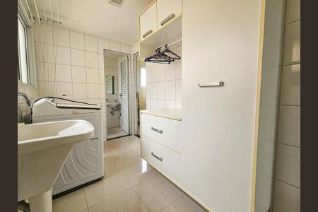 Apartamento para alugar com 167m², 4 quartos e 3 vagas Apartamento para alugar com 167m², 4 quartos e 3 vagasÁrea de Serviço