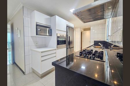 Apartamento para alugar com 167m², 4 quartos e 3 vagas Apartamento para alugar com 167m², 4 quartos e 3 vagasCozinha