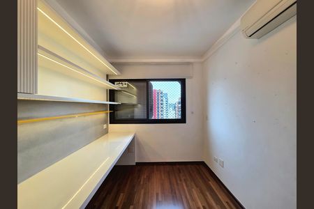 Apartamento à venda com 233m², 3 quartos e 2 vagasQuarto 2