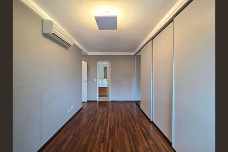 Apartamento à venda com 233m², 3 quartos e 2 vagasSuíte