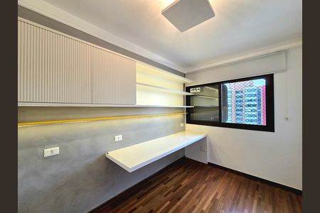 Apartamento à venda com 233m², 3 quartos e 2 vagasQuarto 2