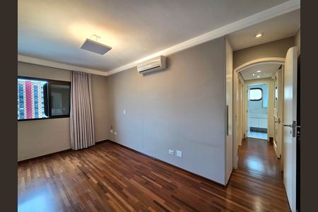 Apartamento à venda com 233m², 3 quartos e 2 vagasSuíte 