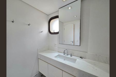 Apartamento à venda com 233m², 3 quartos e 2 vagasBanheiro Social