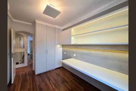 Apartamento à venda com 233m², 3 quartos e 2 vagasQuarto 2