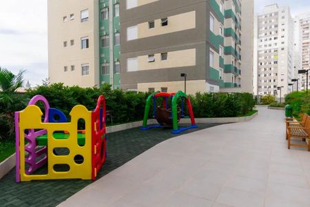 Apartamento à venda com 51m², 2 quartos e 1 vaga Apartamento à venda com 51m², 2 quartos e 1 vagaÁrea comum - Playground