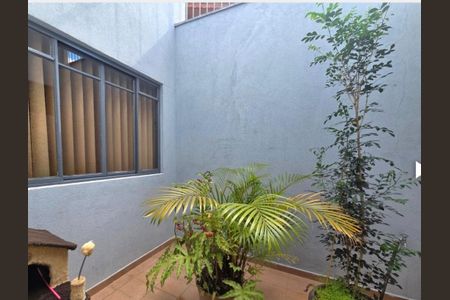 Casa à venda com 234m², 3 quartos e 4 vagas Casa à venda com 234m², 3 quartos e 4 vagasÁrea Externa