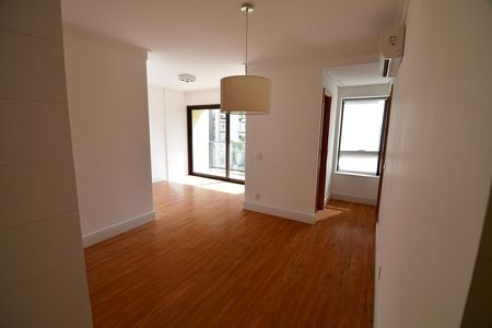 Sala de apartamento para alugar com 1 quarto, 57m² em Cambuí, Campinas