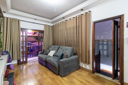 Casa à venda com 125m², 2 quartos e 2 vagas Casa à venda com 125m², 2 quartos e 2 vagasSala