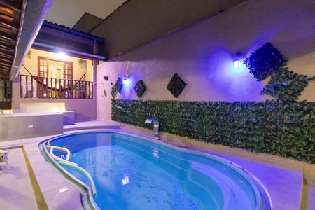 Casa à venda com 125m², 2 quartos e 2 vagas Casa à venda com 125m², 2 quartos e 2 vagasQuintal