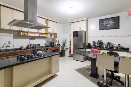 Casa à venda com 125m², 2 quartos e 2 vagas Casa à venda com 125m², 2 quartos e 2 vagasCozinha
