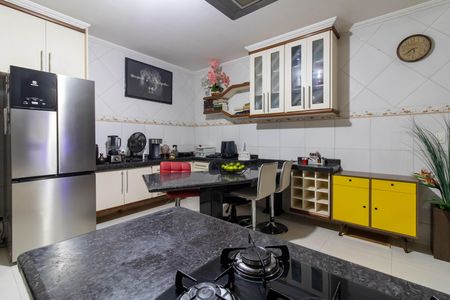 Casa à venda com 125m², 2 quartos e 2 vagas Casa à venda com 125m², 2 quartos e 2 vagasCozinha
