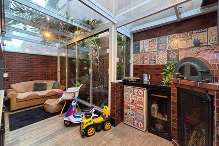 Casa de condomínio à venda com 240m², 3 quartos e 3 vagas Casa de condomínio à venda com 240m², 3 quartos e 3 vagasÁrea gourmet