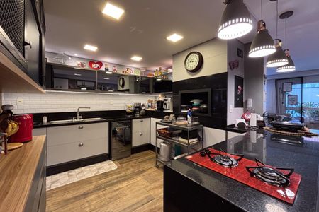 Casa de condomínio à venda com 240m², 3 quartos e 3 vagas Casa de condomínio à venda com 240m², 3 quartos e 3 vagasCozinha