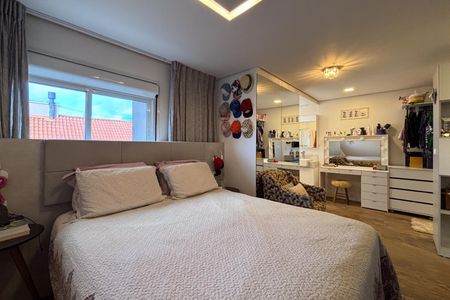 Casa de condomínio à venda com 240m², 3 quartos e 3 vagas Casa de condomínio à venda com 240m², 3 quartos e 3 vagasQuarto 1