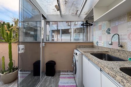 Casa de condomínio à venda com 240m², 3 quartos e 3 vagas Casa de condomínio à venda com 240m², 3 quartos e 3 vagasÁrea comum