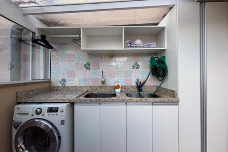 Casa de condomínio à venda com 240m², 3 quartos e 3 vagas Casa de condomínio à venda com 240m², 3 quartos e 3 vagasÁrea comum