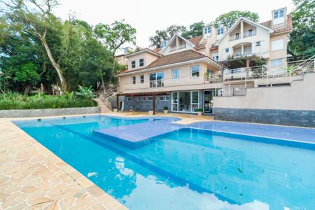 Casa de condomínio à venda com 240m², 3 quartos e 3 vagas Casa de condomínio à venda com 240m², 3 quartos e 3 vagasÁrea comum - Piscina