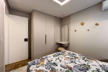 Casa de condomínio à venda com 240m², 3 quartos e 3 vagas Casa de condomínio à venda com 240m², 3 quartos e 3 vagasQuarto 3