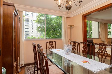 Apartamento à venda com 220m², 3 quartos e 3 vagas Apartamento à venda com 220m², 3 quartos e 3 vagasSala de Jantar