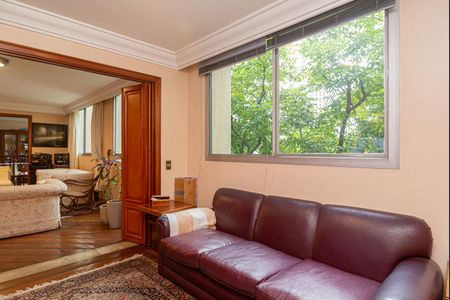 Apartamento à venda com 220m², 3 quartos e 3 vagas Apartamento à venda com 220m², 3 quartos e 3 vagasSala de TV