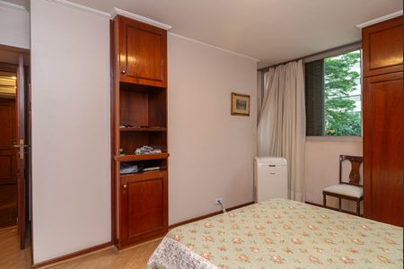 Apartamento à venda com 220m², 3 quartos e 3 vagas Apartamento à venda com 220m², 3 quartos e 3 vagasSuíte 1