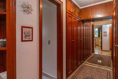 Apartamento à venda com 220m², 3 quartos e 3 vagas Apartamento à venda com 220m², 3 quartos e 3 vagasSuíte 1 - Closet