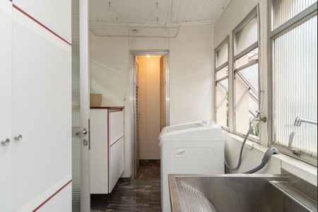 Apartamento à venda com 220m², 3 quartos e 3 vagas Apartamento à venda com 220m², 3 quartos e 3 vagasÁrea de Serviço