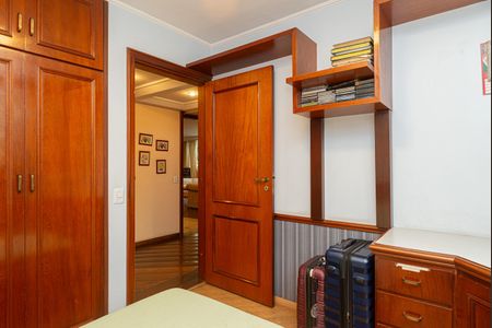 Apartamento à venda com 220m², 3 quartos e 3 vagas Apartamento à venda com 220m², 3 quartos e 3 vagasQuarto 3
