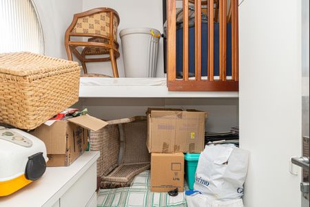 Apartamento à venda com 220m², 3 quartos e 3 vagas Apartamento à venda com 220m², 3 quartos e 3 vagasQuarto de Serviço