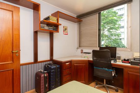 Apartamento à venda com 220m², 3 quartos e 3 vagas Apartamento à venda com 220m², 3 quartos e 3 vagasQuarto 3