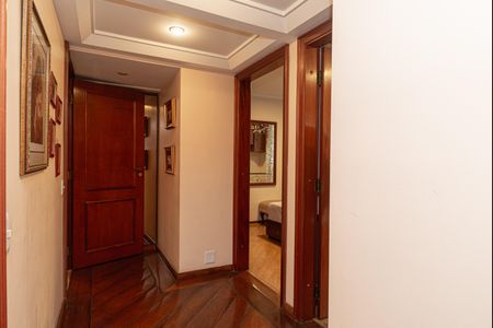 Apartamento à venda com 220m², 3 quartos e 3 vagas Apartamento à venda com 220m², 3 quartos e 3 vagasCorredor dos Quartos