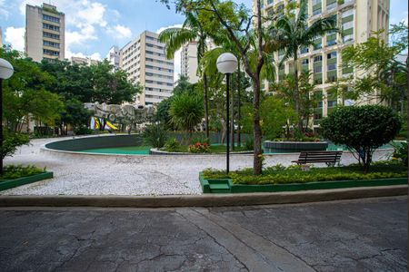 Apartamento à venda com 220m², 3 quartos e 3 vagas Apartamento à venda com 220m², 3 quartos e 3 vagasÁrea comum - Jardim