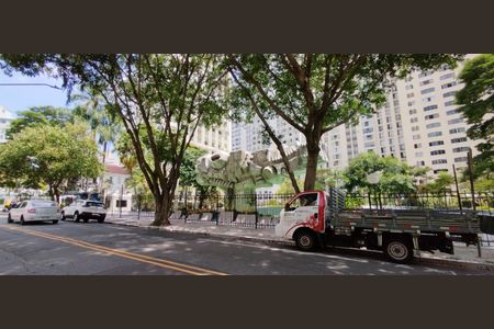 Apartamento à venda com 220m², 3 quartos e 3 vagas Apartamento à venda com 220m², 3 quartos e 3 vagasFachada