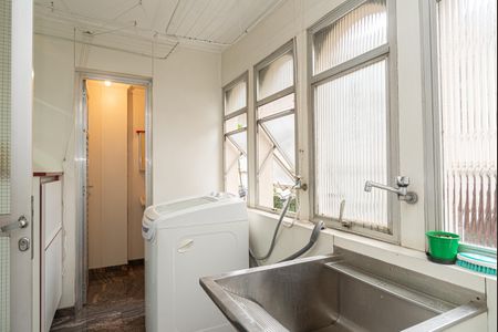 Apartamento à venda com 220m², 3 quartos e 3 vagas Apartamento à venda com 220m², 3 quartos e 3 vagasÁrea de Serviço