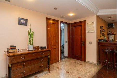 Apartamento à venda com 220m², 3 quartos e 3 vagas Apartamento à venda com 220m², 3 quartos e 3 vagasSala de estar