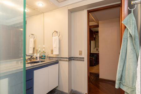 Apartamento à venda com 220m², 3 quartos e 3 vagas Apartamento à venda com 220m², 3 quartos e 3 vagasBanheiro 3