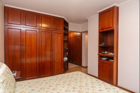 Apartamento à venda com 220m², 3 quartos e 3 vagas Apartamento à venda com 220m², 3 quartos e 3 vagasSuíte 1