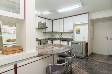 Apartamento à venda com 220m², 3 quartos e 3 vagas Apartamento à venda com 220m², 3 quartos e 3 vagasCozinha
